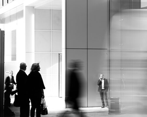 Navigating the Nuances: Offshoring vs. Outsourcing Explained